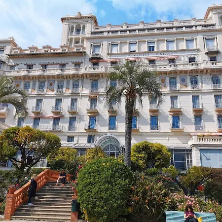 Riviera Palace Face דירה *