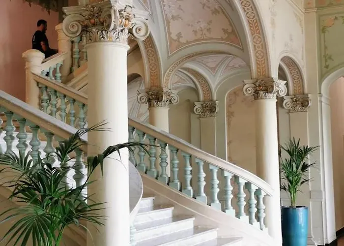 Riviera Palace Face Menton