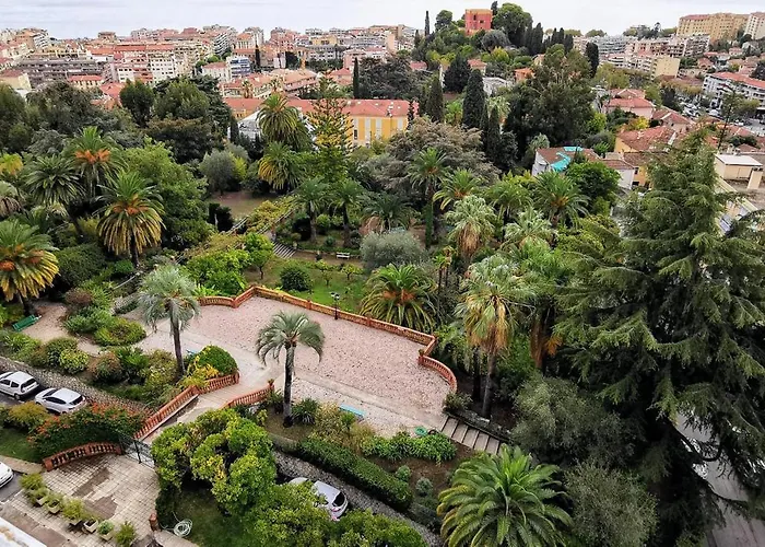 Riviera Palace Face